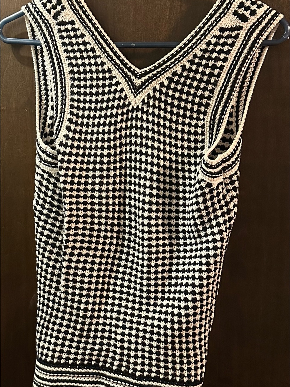 EVEREVE Black & White Knit Chevron V-Neck Sweater Vest Size XS 100% Cotton - Picture 1 of 4